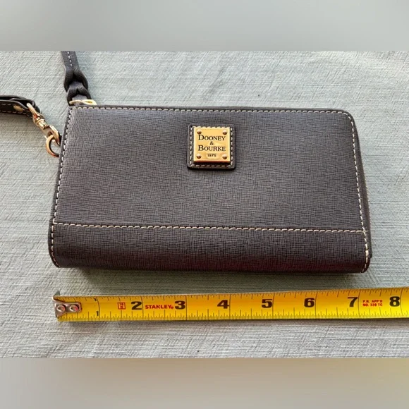 NWOT Dooney & Bourke Gray Wallet Wristlet with Gold Hardware New without tags - Picture 8 of 9